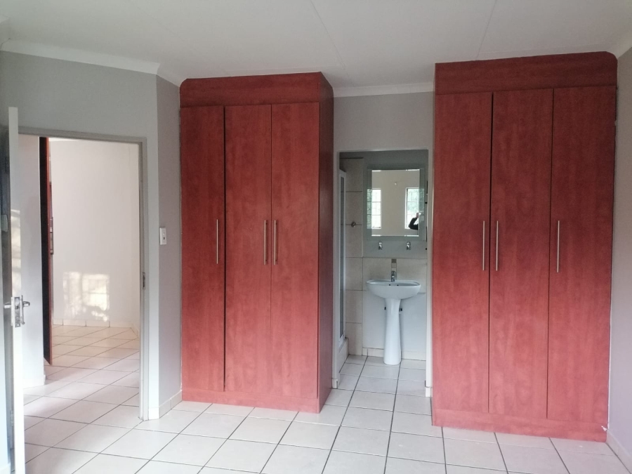 To Let 3 Bedroom Property for Rent in Waterval East North West